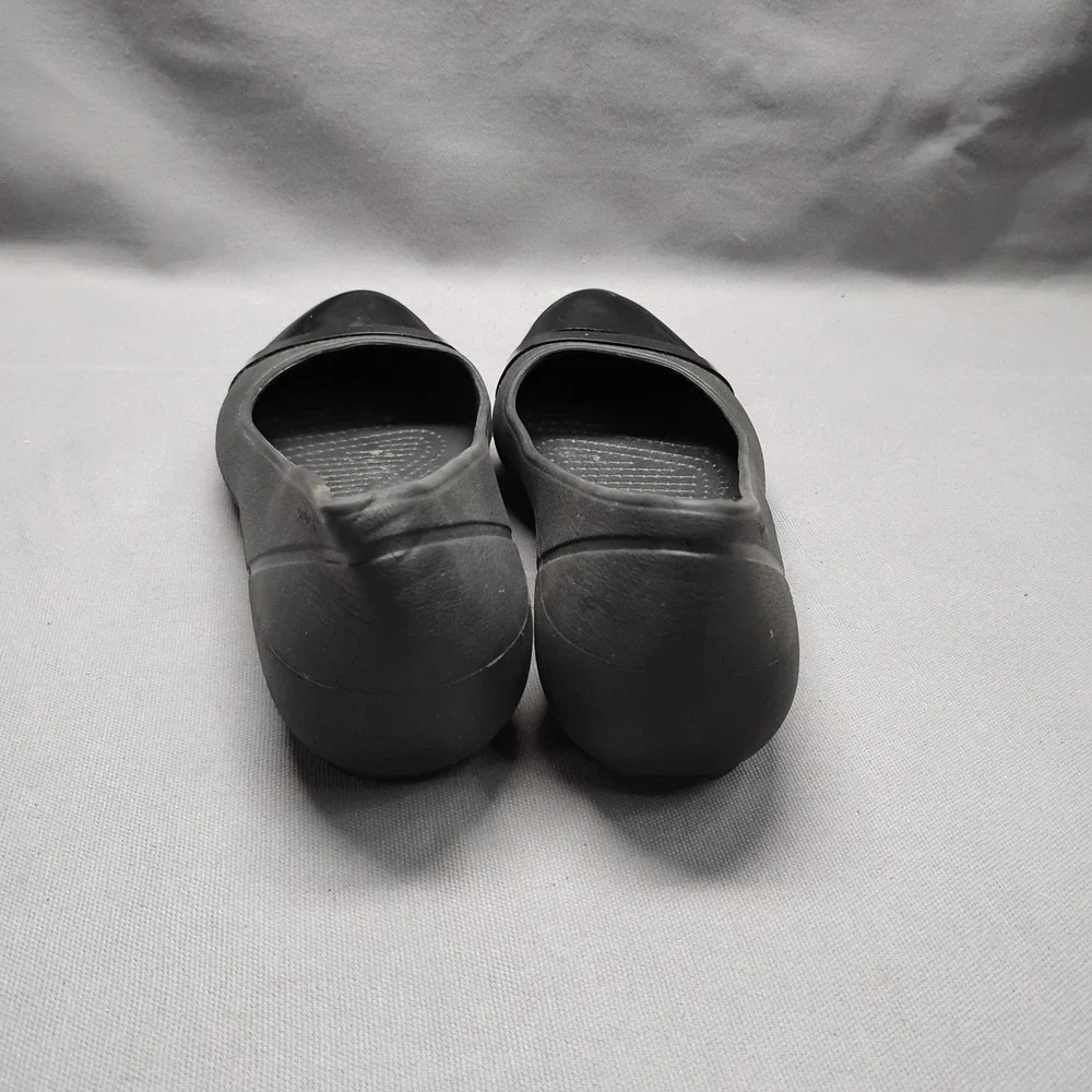 Crocs Womens 8 Cap Toe Flat Black Rubber Patent Cap Toe Slip On Shoes